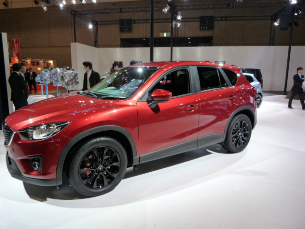 「発売前のCX-5を早くもドレスアップ！【東京オートサロン2012】」の2枚目の画像