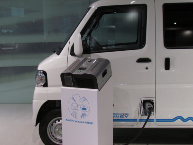 「震災から1年 超期待のディーラーオプション1500W電源供給装置「三菱自動車 MiEV power BOX」登場」の11枚目の画像