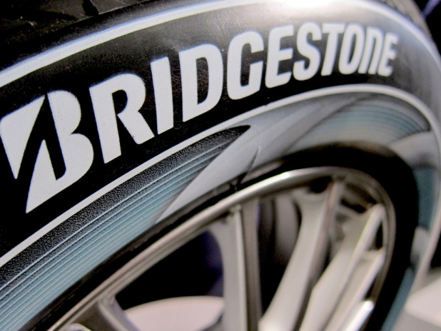 「常識破り! ブリヂストンがカラフルなタイヤを世界初披露【東京オートサロン2012】」の9枚目の画像