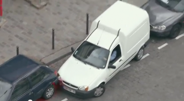「パリの街角のピンボール装置で縦列駐車最悪ドライバーを選出！ でも何のため？【動画】」の1枚目の画像