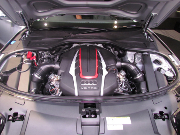 「これがアウディのハイエンドスポーツモデル“S8” “S7 Sportback” “S6” “S6 Avant”」の30枚目の画像