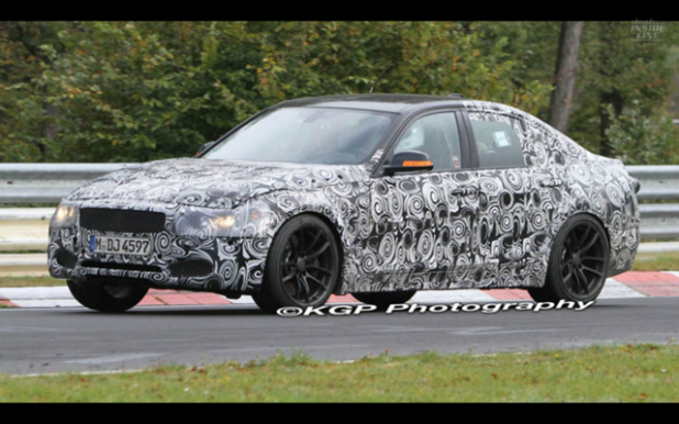 「2013年モデル？　次期型BMW M3がニュルを走った【動画】」の2枚目の画像