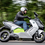 「【動画】BMWの電動バイクは、満充電から100kmを走るビッグスクーター」の16枚目の画像ギャラリーへのリンク