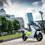 「【動画】BMWの電動バイクは、満充電から100kmを走るビッグスクーター」の18枚目の画像ギャラリーへのリンク