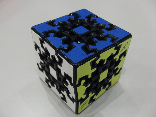 「ルービックキューブがこんなに進化した！【３D　GEAR　CUBE】（３Dギアキューブ）」の2枚目の画像