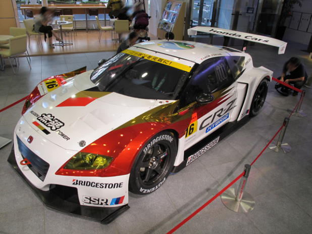 「プリウスへの刺客か？スーパーGT300クラスのハイブリッド MUGEN CR-Z GTを接写【CR-Z GT300】」の4枚目の画像