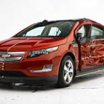電気自動車はエコカーの中でも安全度が高い！ - Chevrolet Volt after side impact test