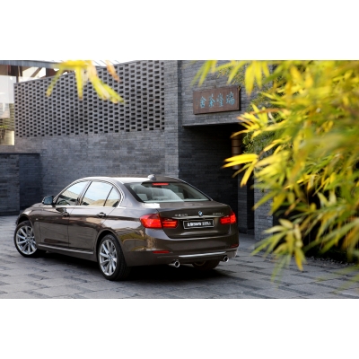 「BMWが現地生産する3シリーズのストレッチ版が世界初公開【北京モーターショー2012】」の7枚目の画像