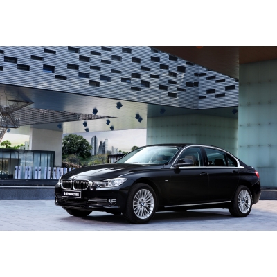 「BMWが現地生産する3シリーズのストレッチ版が世界初公開【北京モーターショー2012】」の8枚目の画像