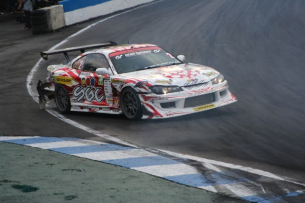 「まさか今村陽一が！決勝は劇的な幕切れでした【D1GP2011 inエビス】」の10枚目の画像