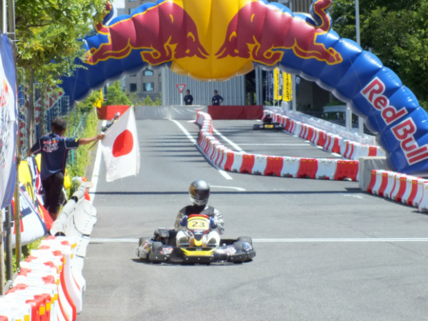 「カートレーサーに翼を授ける！【Red Bull Kart Fight 2012】」の9枚目の画像
