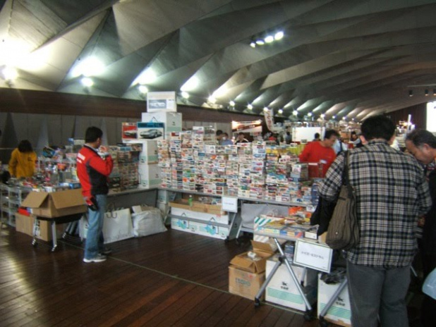 「週末の横浜大桟橋は“ミニカーの宝石箱や～”「ホビーフォーラム2011」」の2枚目の画像