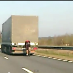 「自転車で時速90キロを出す方法は？……トラックを使え！【動画】」の3枚目の画像ギャラリーへのリンク