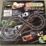 京商の「Dslot43」にお得なスロットカー2台付きセットが登場【東京おもちゃショー2012】 - Dslot43 スターターセット