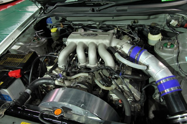 「プリウス１台分より安かバイ！ V8スワップの超絶ドリ車【福岡カスタムカーショー2011】」の3枚目の画像