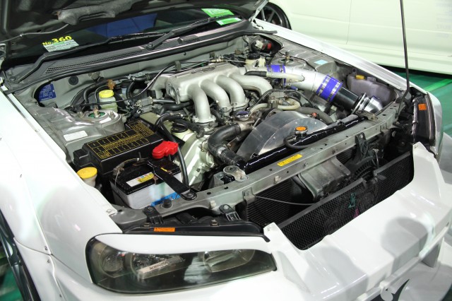 「プリウス１台分より安かバイ！ V8スワップの超絶ドリ車【福岡カスタムカーショー2011】」の2枚目の画像