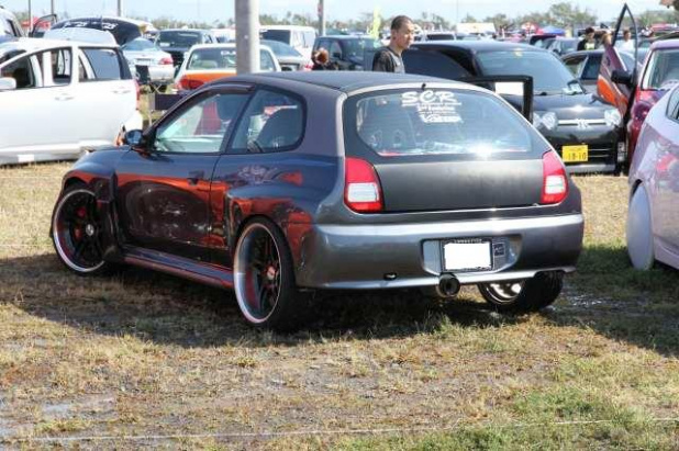 「オールジャンルのカスタムカーが勢ぞろい その②　【LAF2011イベントレポート】」の2枚目の画像