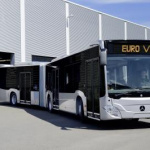 「年間で1000リットルの燃料をセーブするベンツの新型バス」の1枚目の画像ギャラリーへのリンク