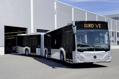 「年間で1000リットルの燃料をセーブするベンツの新型バス」の1枚目の画像