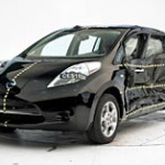 電気自動車はエコカーの中でも安全度が高い！ - Nissan Leaf after side impact test