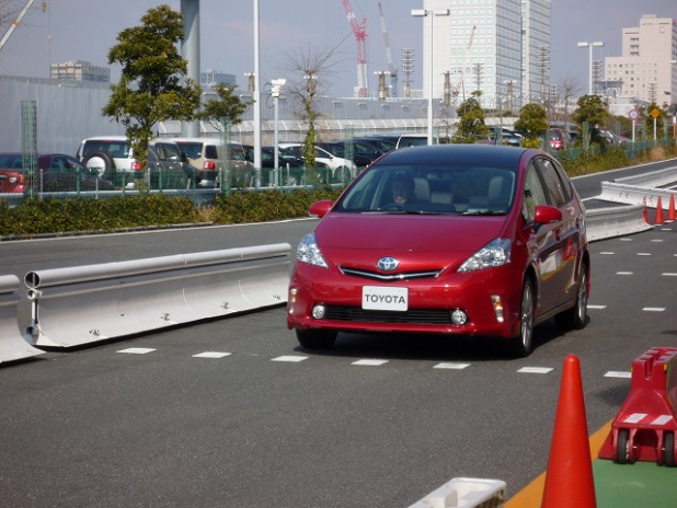 「プリウスのワゴン、スペースコンセプト（プリウス＋）を運転してきました！」の1枚目の画像