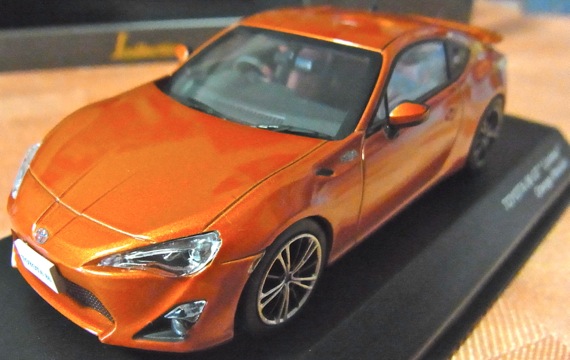 「新ハチロクのミニカーが京商から発売されました！BRZのミニカーは？」の2枚目の画像