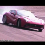 「【動画】忘れないで！フェラーリの新フラッグシップF12ベルリネッタのドリフト映像！と…??」の1枚目の画像ギャラリーへのリンク