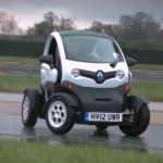 【動画】こんな使い方するかどうかはわかりませんが…超小型車でドリフト!! - Re_Renault Twizy Drift2