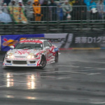 「水とクルマが織り成すドリフトダンスを見よ！その3【D1 GRAND PRIX Round 1 TOKYO DRIFT in ODAIBA】」の3枚目の画像ギャラリーへのリンク