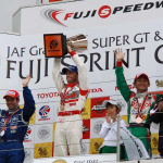 【速報】GT500スプリント第一レース、S-ROAD MOLA GT-R安定の強さ【JAF-GP】 - 表彰台中央のロニー・クインタレッリ選手