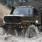 ダイムラーから被災地に寄贈された車両は、実は違法車両だった!? - 被災地ベンツ2