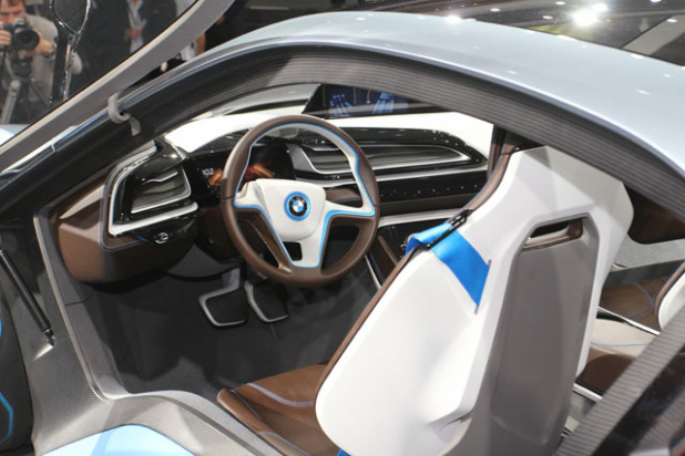 「BMWのプラグインハイブリッド「i8」は重量配分50:50に注目!【フランクフルトショー2011】」の2枚目の画像