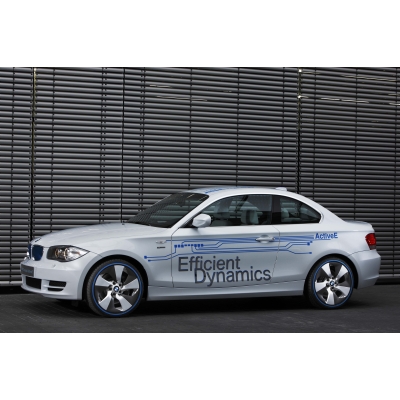 「BMWの最新EVがタイムズ24で借りられる！」の1枚目の画像