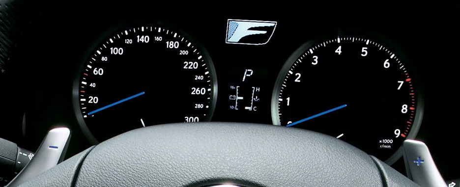 レクサスはスピードメーターもフツウと違う で 新登場のct0hが2km Hまで表示するワケ Clicccar Com