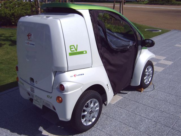 「超小型EV「コムス」のセブンイレブン配備開始。その意外なメリットとは？」の2枚目の画像