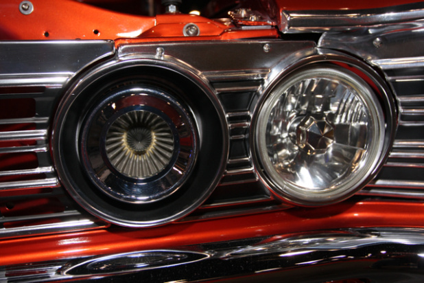 「最新エンジン＆ワンオフシャーシで旧車がオリジナルカーに変身!!【SEMAショー2011】」の9枚目の画像