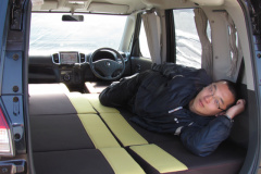 スズキ ソリオの車中泊仕様は これだけでいいんじゃない って言える仕上がり Clicccar Com