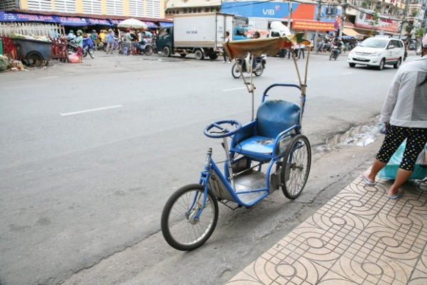 「ベトナムではバイクの乗り方でお嬢様度合いがわかります【ベトナムバイク事情】」の1枚目の画像