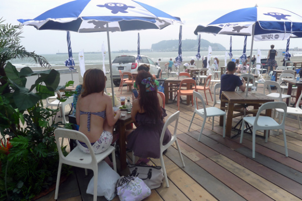 「海の日の週末、鎌倉・腰越海岸でビーチパーティ開催中！【シボレー・ビーチパーティ】」の3枚目の画像