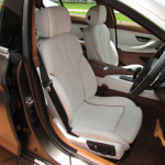 「コストダウンのために高価なシートを採用する発想」はコストダウン最優先のクルマ創りからは生まれない - BMW6シリーズグランクーペシート5