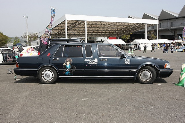 「希少ストレッチリムジンの痛車【痛ロード・フェスティバル　in Fuji】」の8枚目の画像