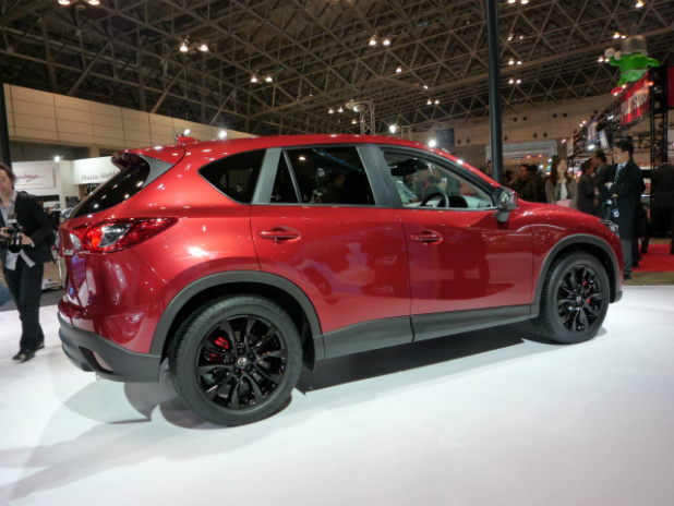 「発売前のCX-5を早くもドレスアップ！【東京オートサロン2012】」の3枚目の画像