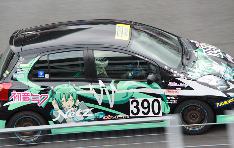 とんでもない大接戦のvitzレース 痛車 Jaf Gp11 富士スプリントカップ Clicccar Com