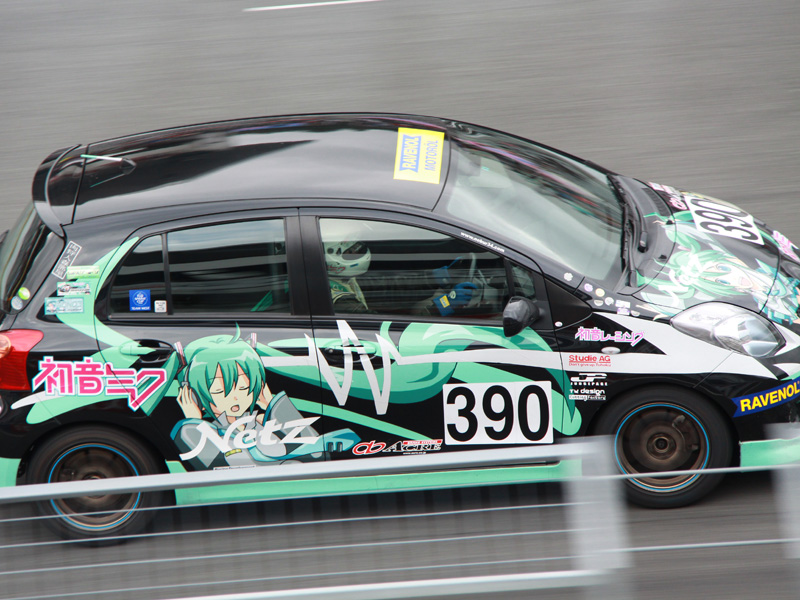 とんでもない大接戦のVitzレース【痛車 JAF-GP2011 富士スプリント
