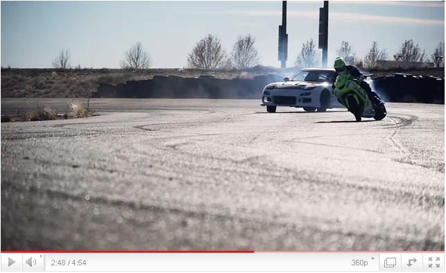 「【動画】これぞ神技！「RX-7 vs ZX-10ドリフト対決」」の1枚目の画像