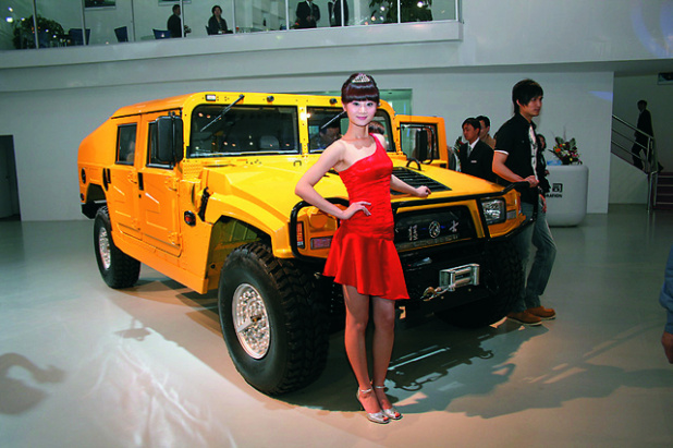 「「ハマーにFJクルーザーのエッセンスを注入」東風汽車・猛士が相当かっこいい【北京モーターショー2012】」の5枚目の画像