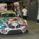 興奮冷めやらぬ初音ミクサポーターは積込みまで付き合った【痛車　スーパーGT2011第8戦ツインリンクもてぎ】 - ピット撤収作業中