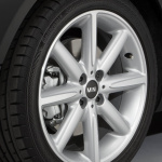 MINIの足元を飾るのはドイツと韓国のタイヤです【北京モーターショー2012】 - highgate_tyre