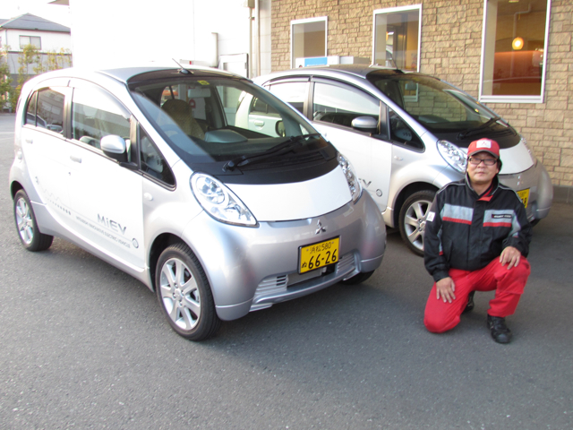 I Miev01 画像 東京 大阪i Mievで航続距離に挑戦 残り走行可能距離5kmになってようやく静岡三菱自動車販売浜松葵店さんに到着して プチオフ会 Clicccar Com