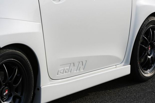 「3ナンバー、355万円のトヨタiQ「GRMN スーパーチャージャー」は100台限定発売」の7枚目の画像